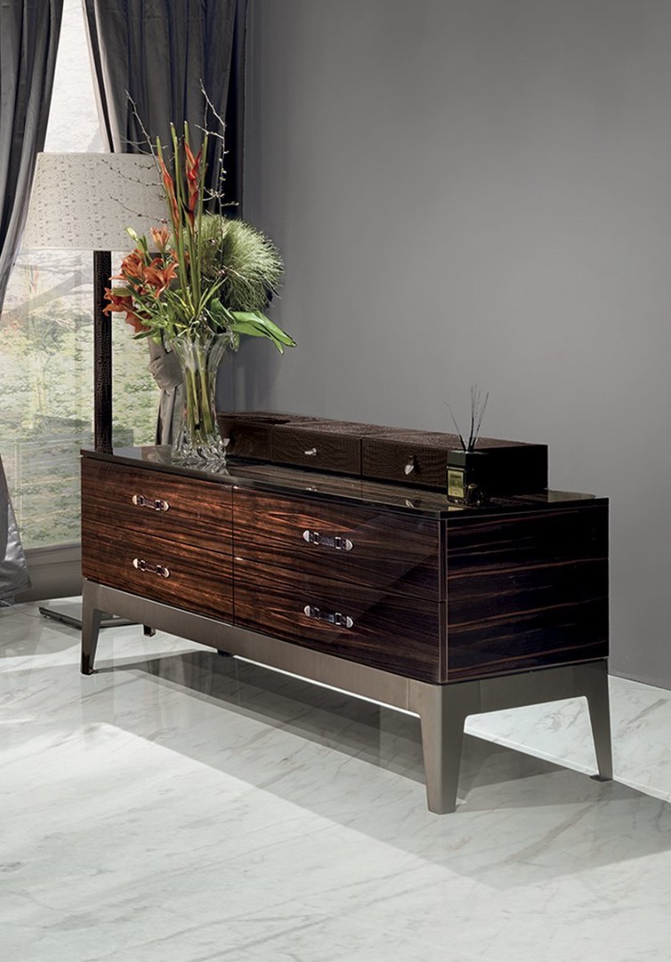 Longhi Monsieur Dresser в интерьере