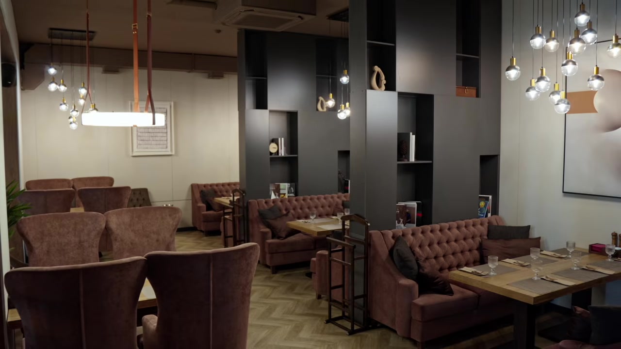 Décor on the shelving