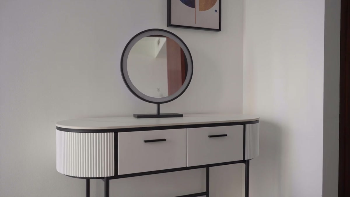 Dressing table