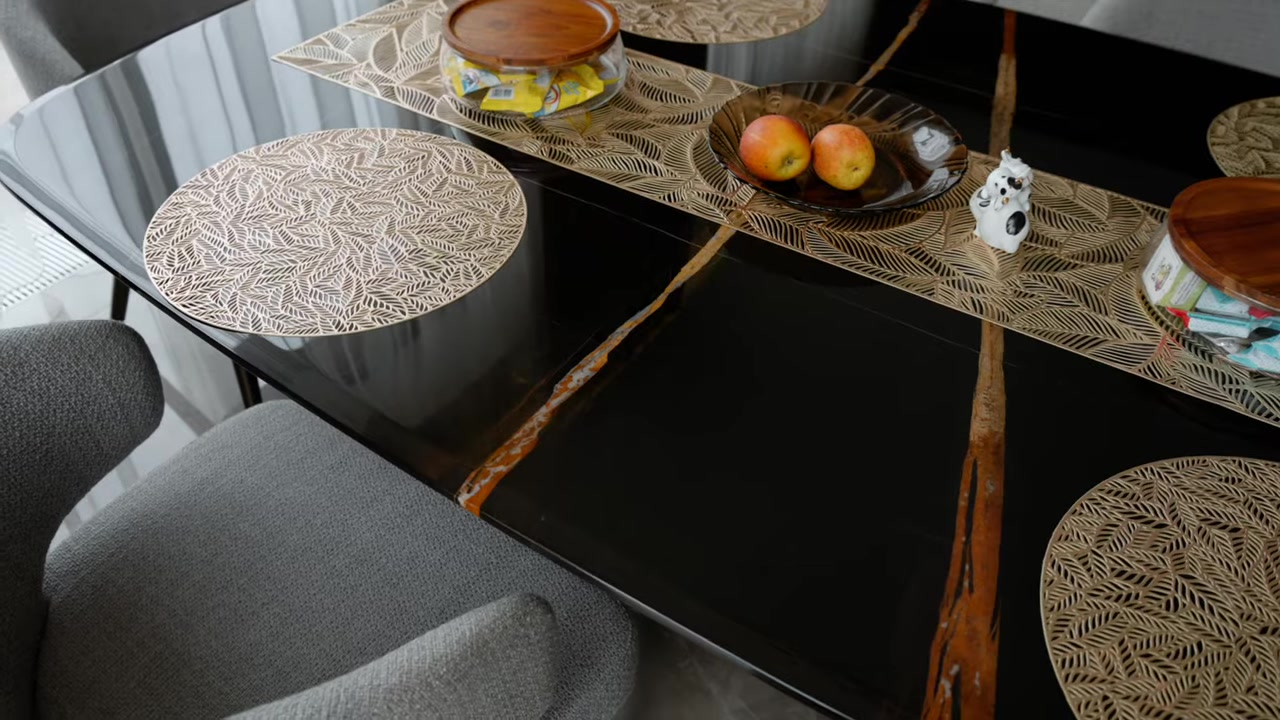Materials: natural wood and stone
