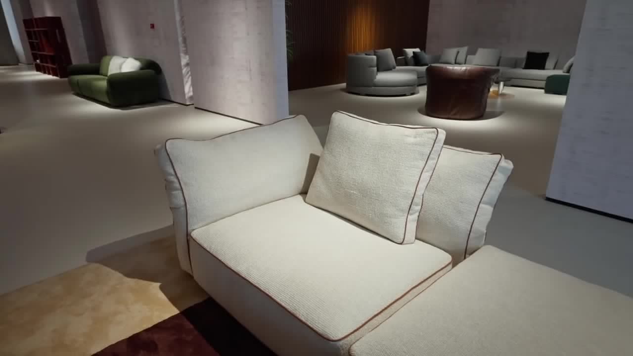 Armchair и мягкая мебель в шоуруме китайской мебельной фабрики
