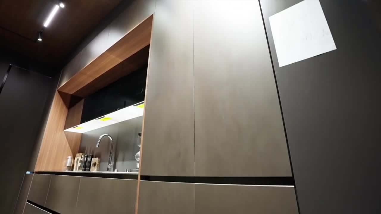 Фасады kitchen из нержавеющей стали с подсветкой