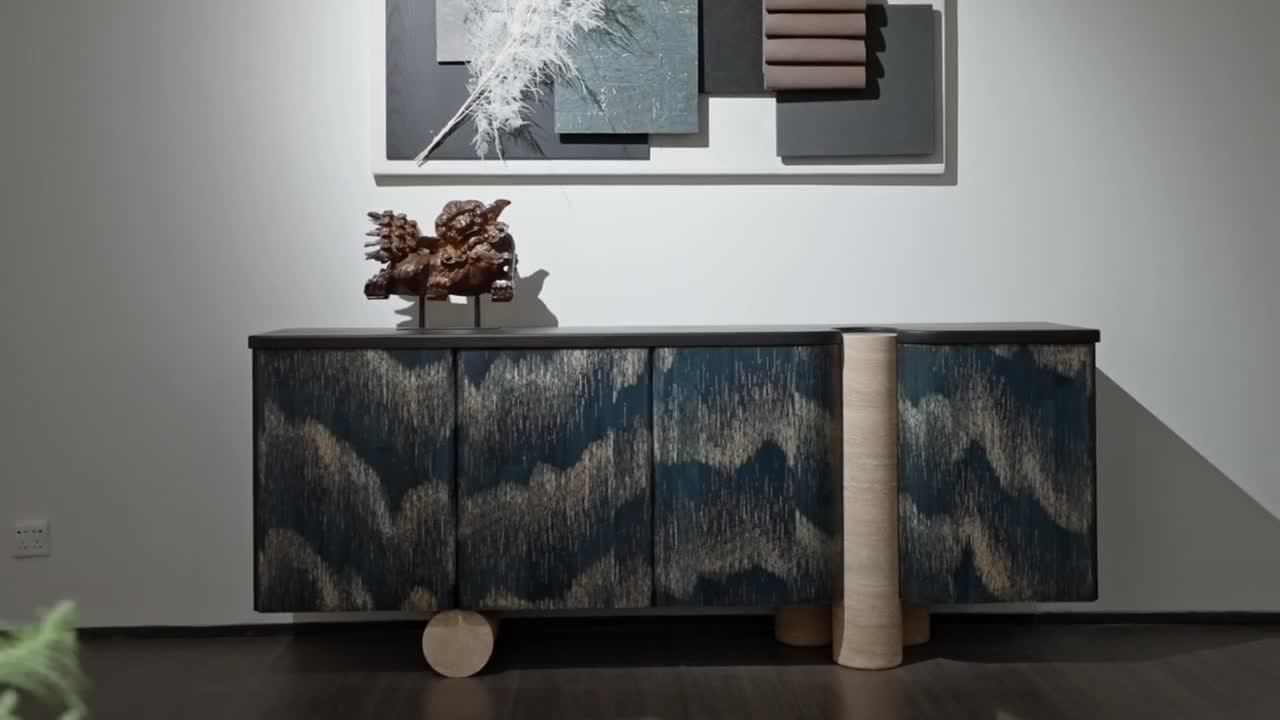 Cabinet с фасадами из veneer и вставками travertine на фабрике в Китае