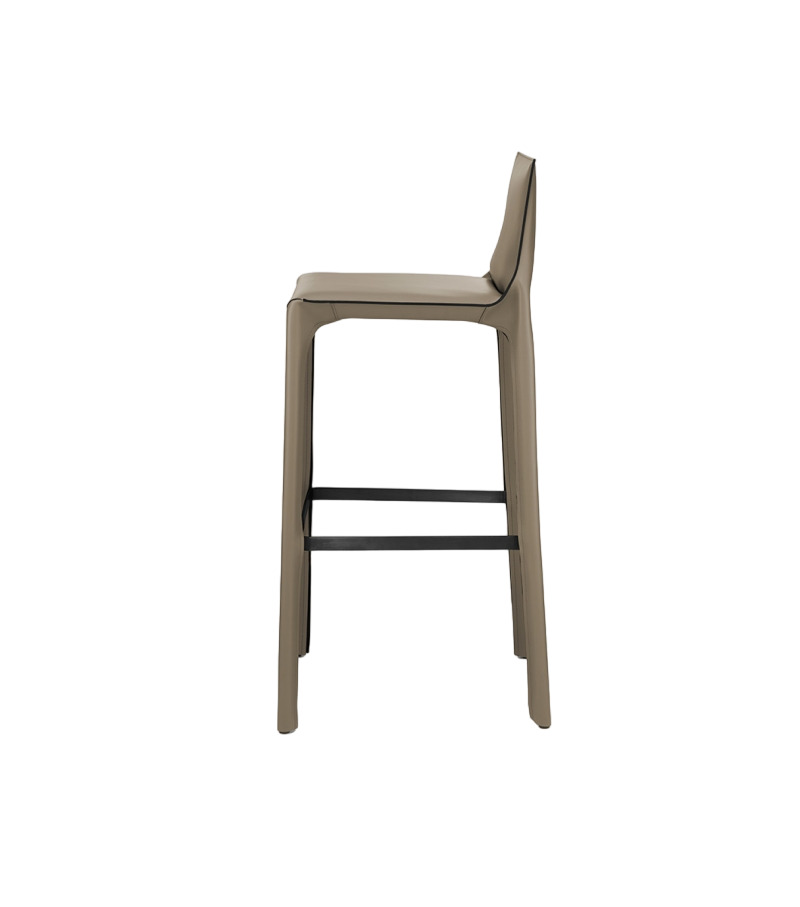 Walter Knoll Saddle bar stool в интерьере