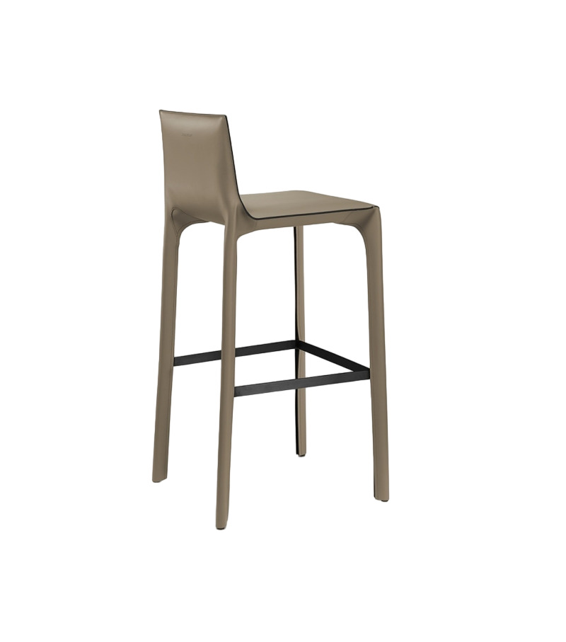 Walter Knoll Saddle bar stool в интерьере
