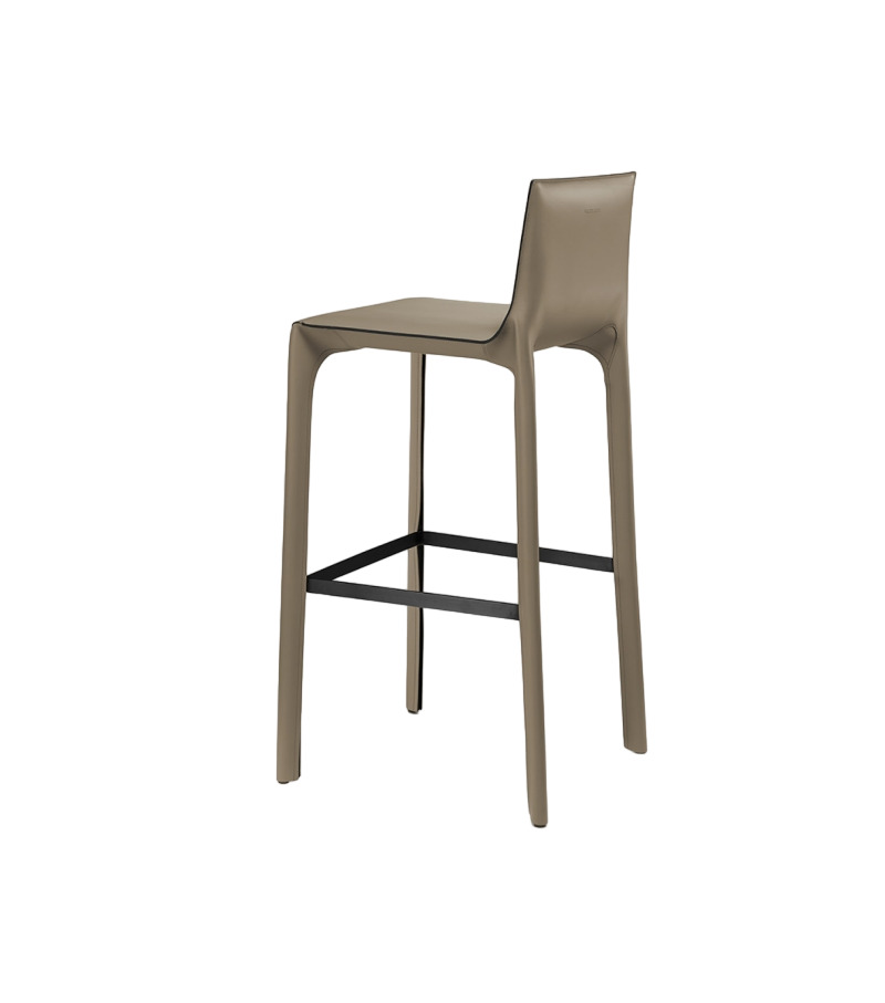 Walter Knoll Saddle bar stool в интерьере