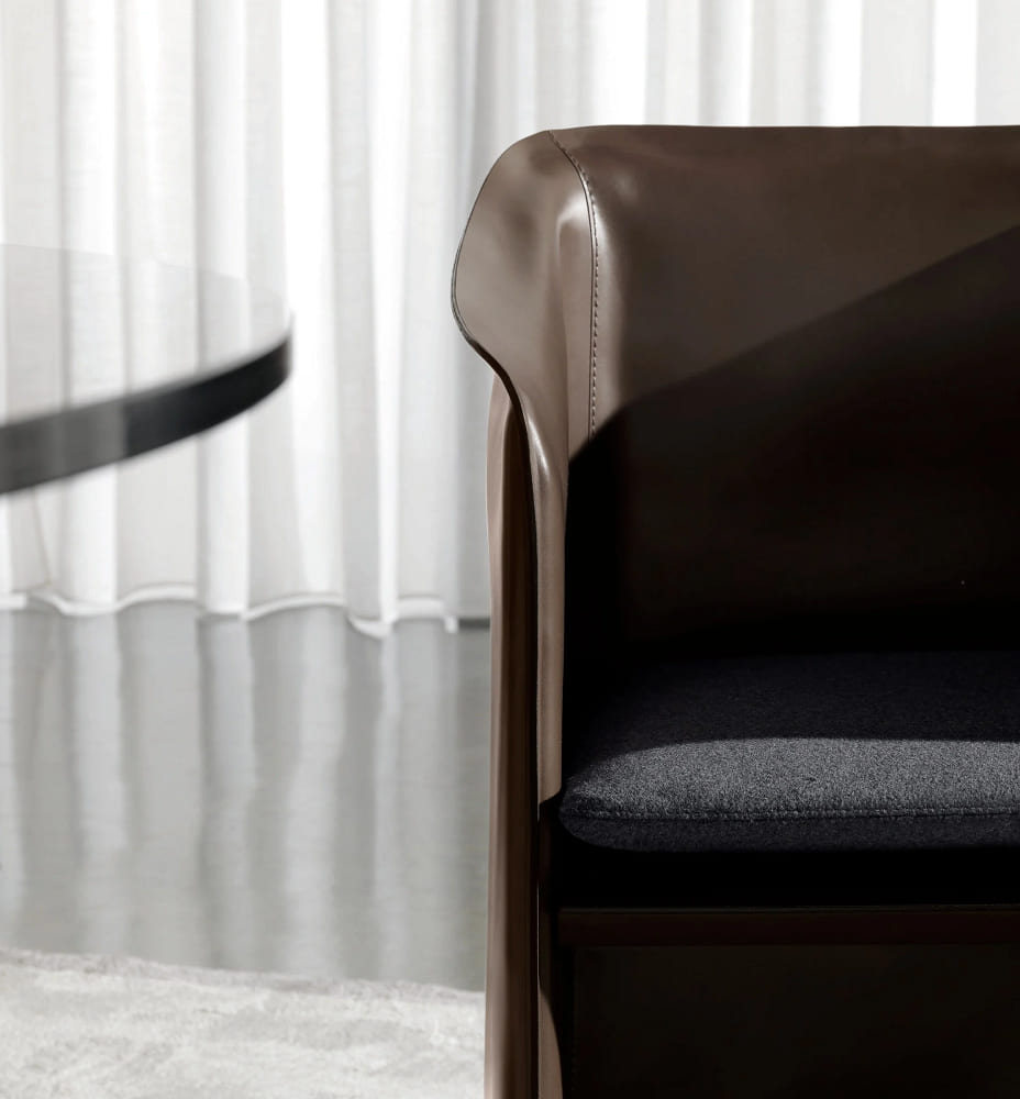 Minotti Case armchair в интерьере