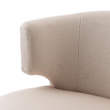 Holly Hunt Mesa Occasional Armchair в интерьере