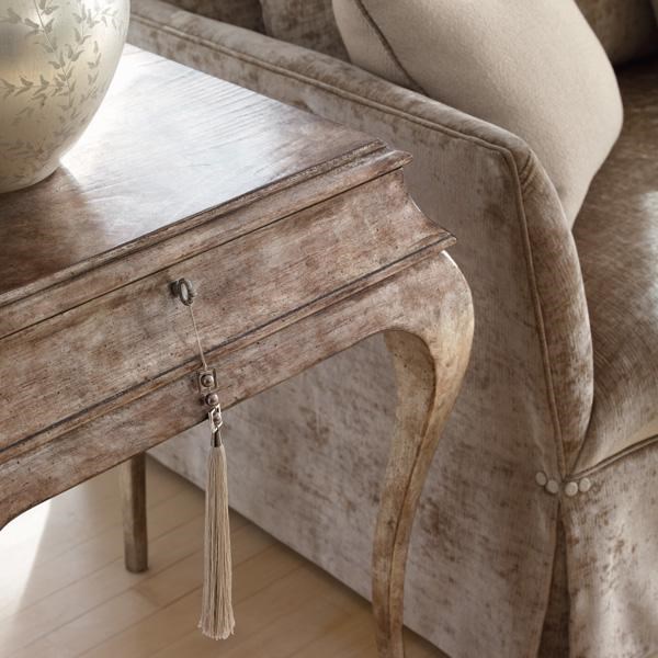 Caracole Oh Henry Bedside Cabinet в интерьере