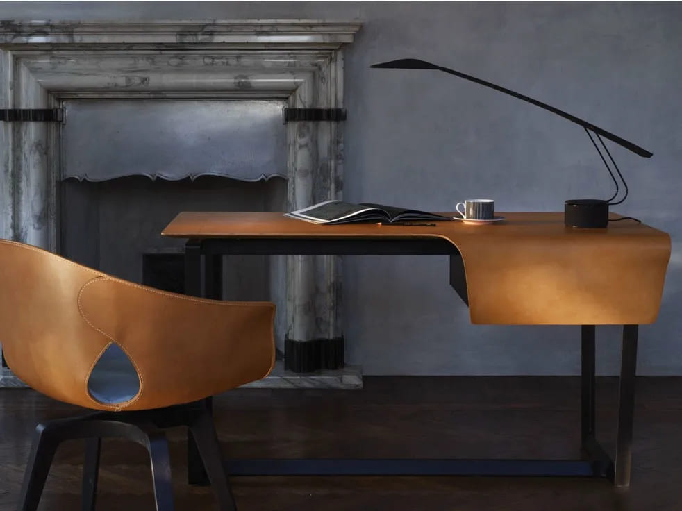 Poltrona Frau Fred Writing Table в интерьере