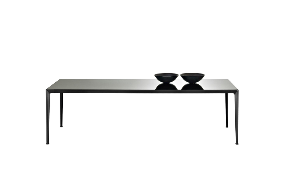 B&B Italia Mirto dining table