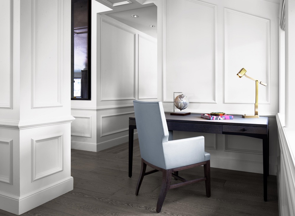 Holly Hunt Scribe desk в интерьере