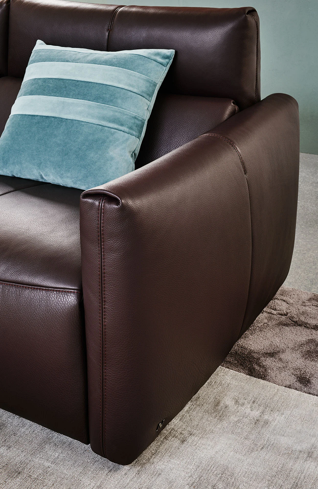Sofa with recliner NATUZZI ITALIA Galaxy в интерьере