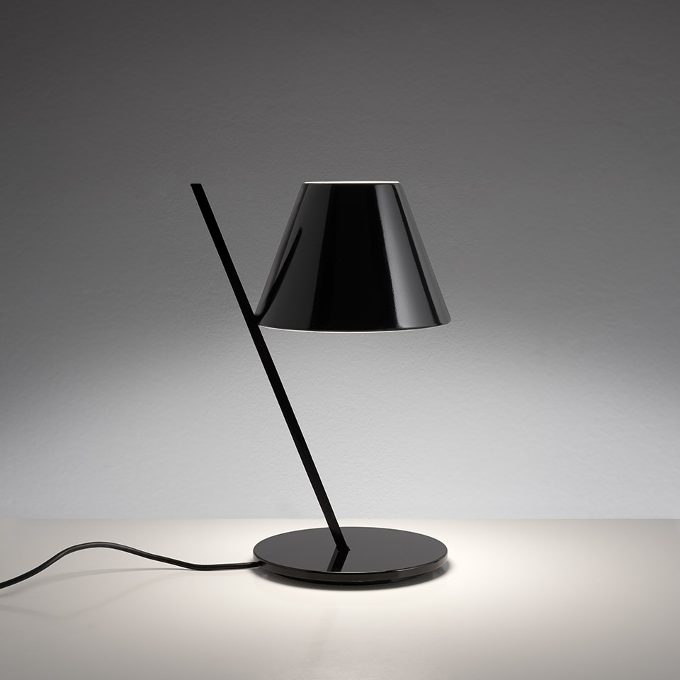 Artemide La Petite Table Lamp в интерьере