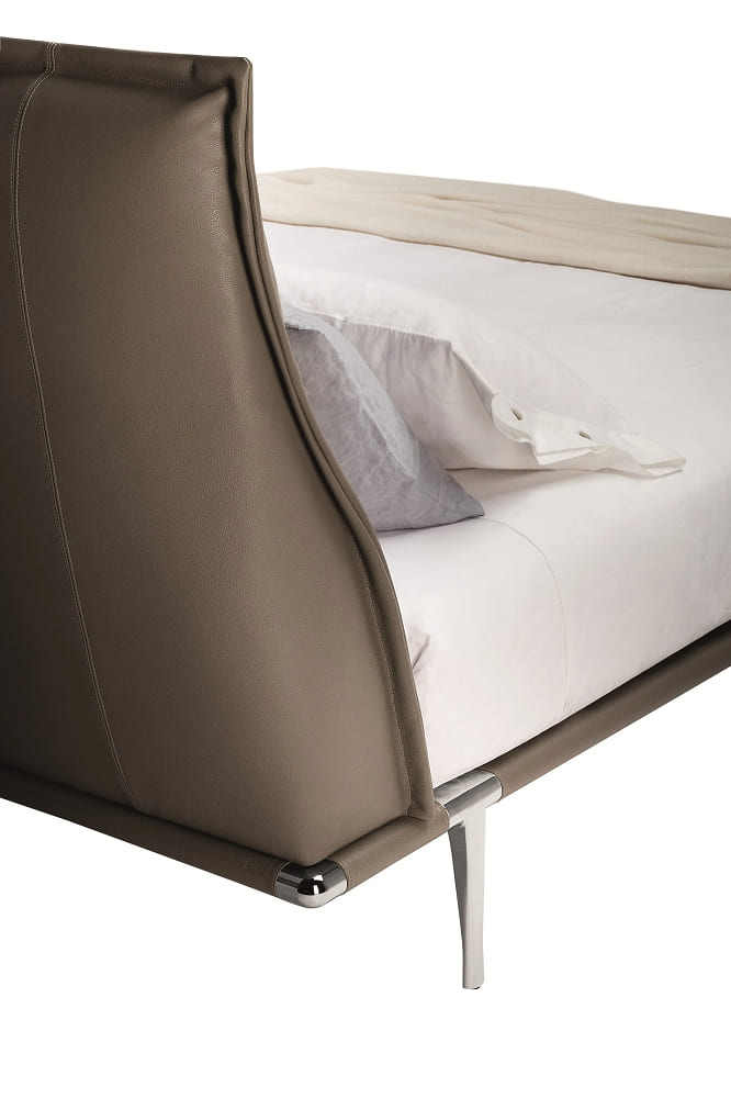 Bed Poltrona Frau Mr. Moonlight в интерьере