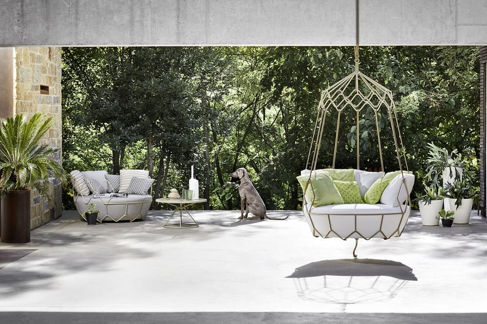 Roberti Rattan Gravity outdoor sofa в интерьере