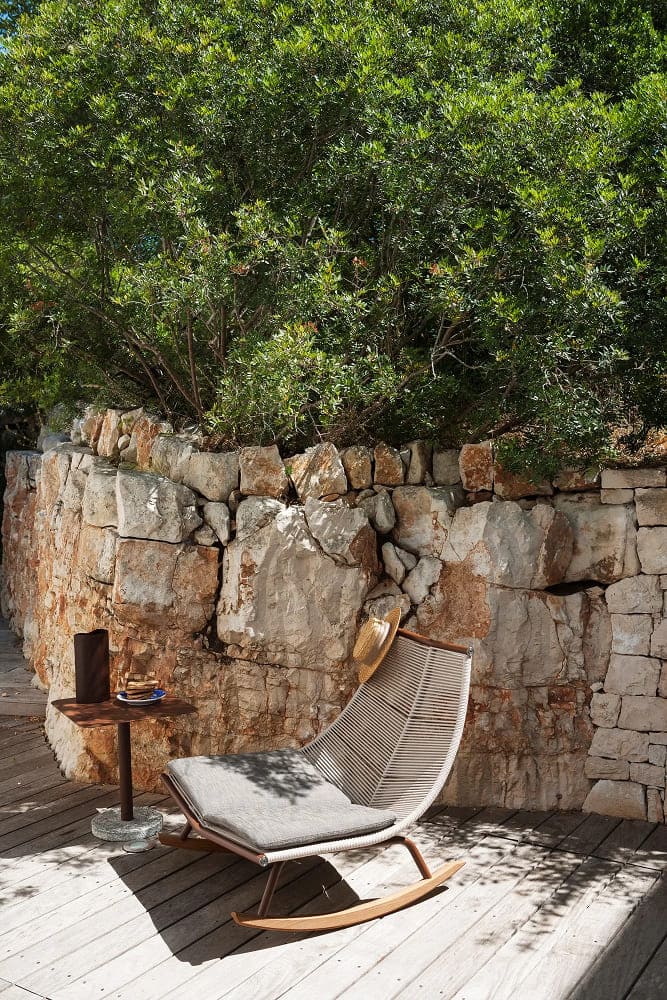Outdoor rocking chair RODA Laze в интерьере