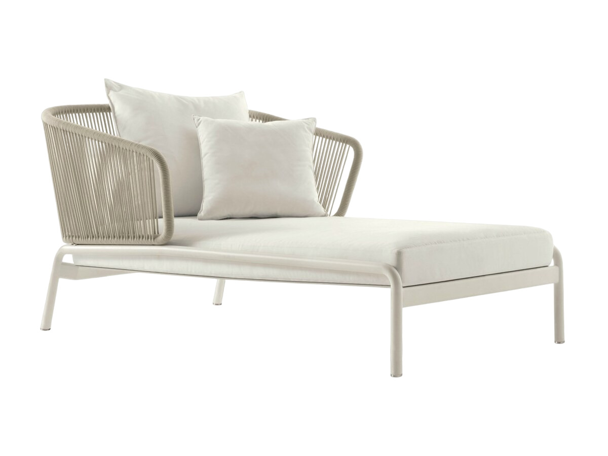 Outdoor couch RODA Spool в интерьере