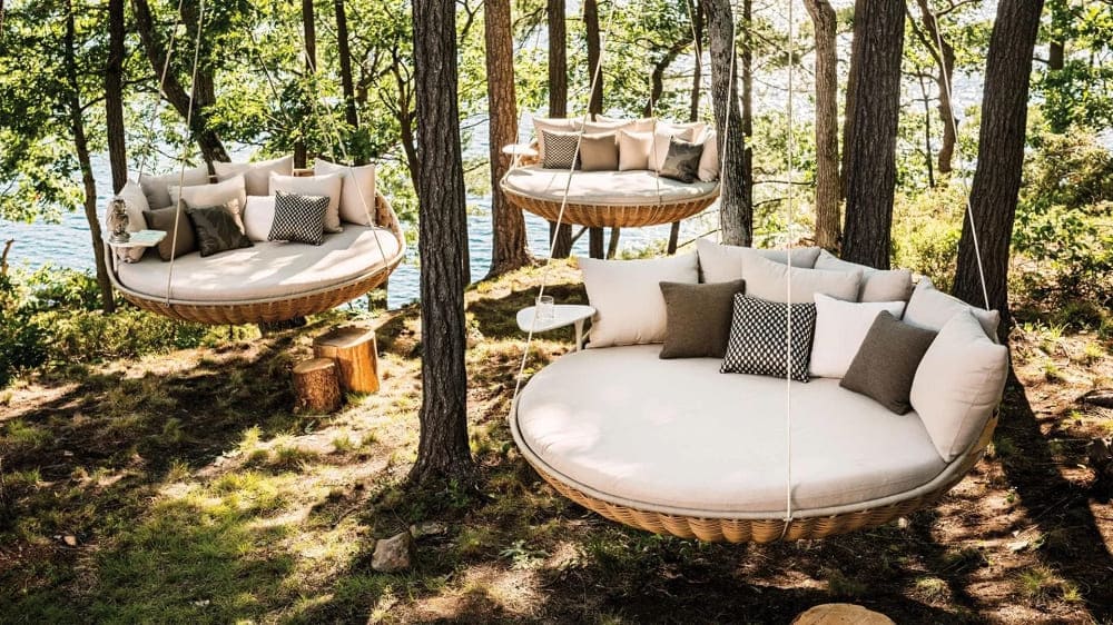 Outdoor sofa Dedon Swingrest в интерьере
