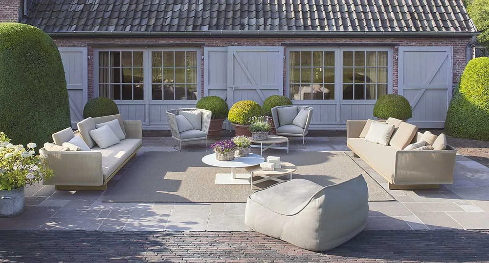 Outdoor sofa paolalenti Sabi в интерьере