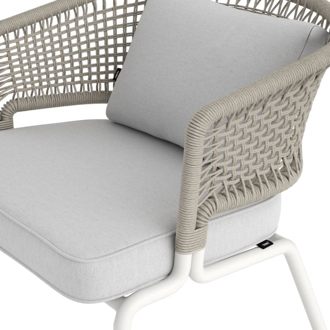 Tribu Contour outdoor chair в интерьере