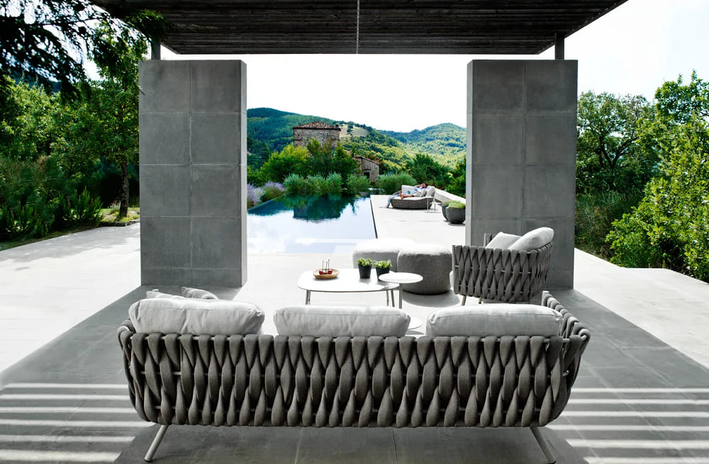 Outdoor corner table Tribu Tosca в интерьере