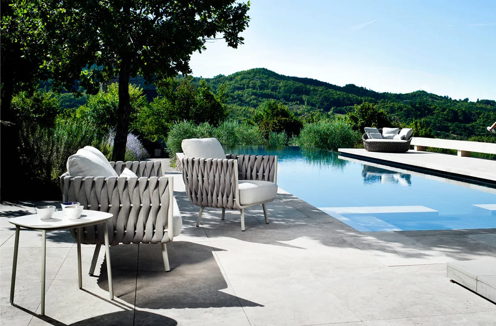 Outdoor corner table Tribu Tosca в интерьере