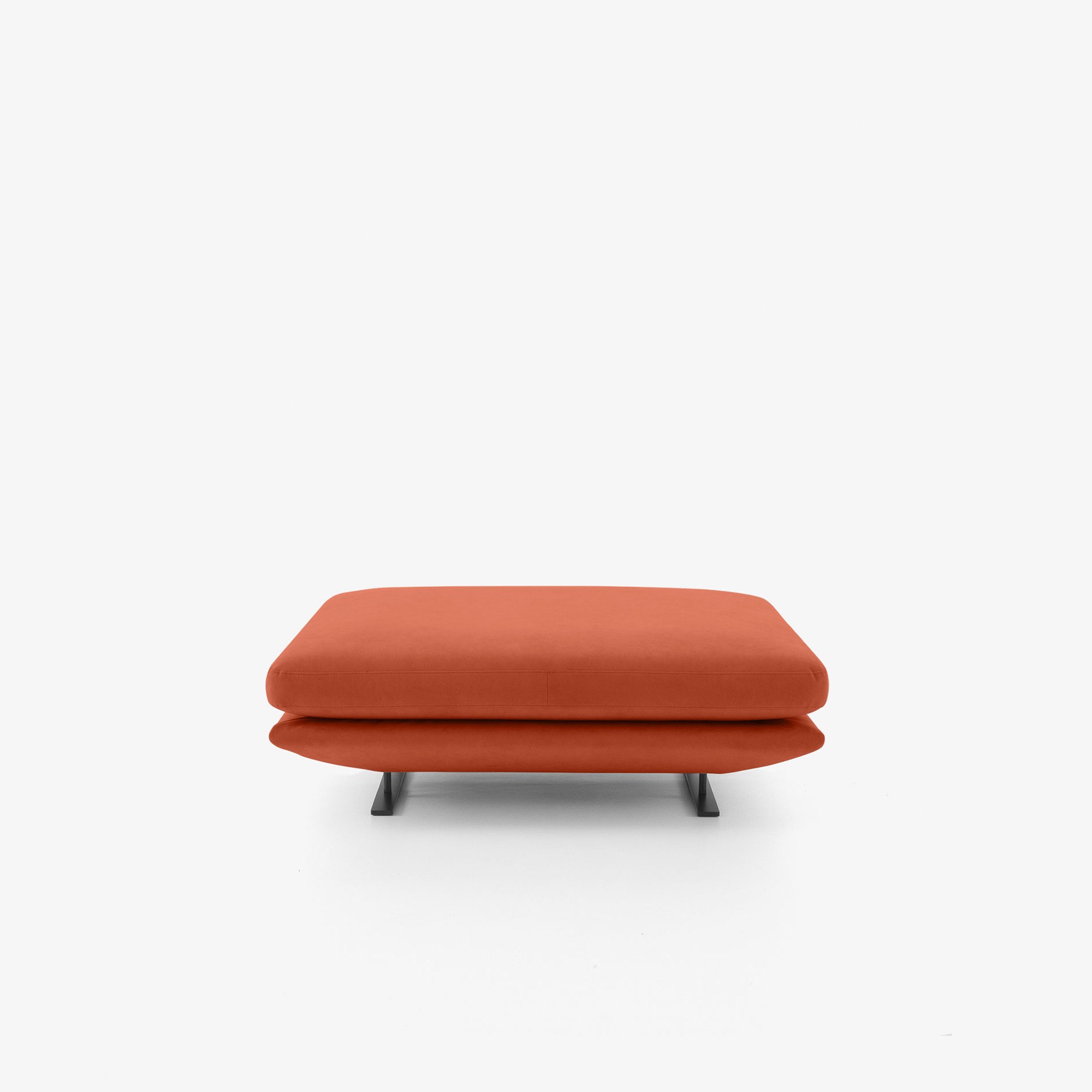 Pouffe by Ligne Roset Prado в интерьере