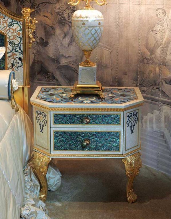 Caspani Tino Master Sea Shell Bedside Cabinet в интерьере