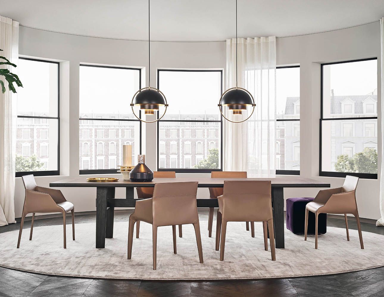 Poliform Home Hotel Dining Table в интерьере