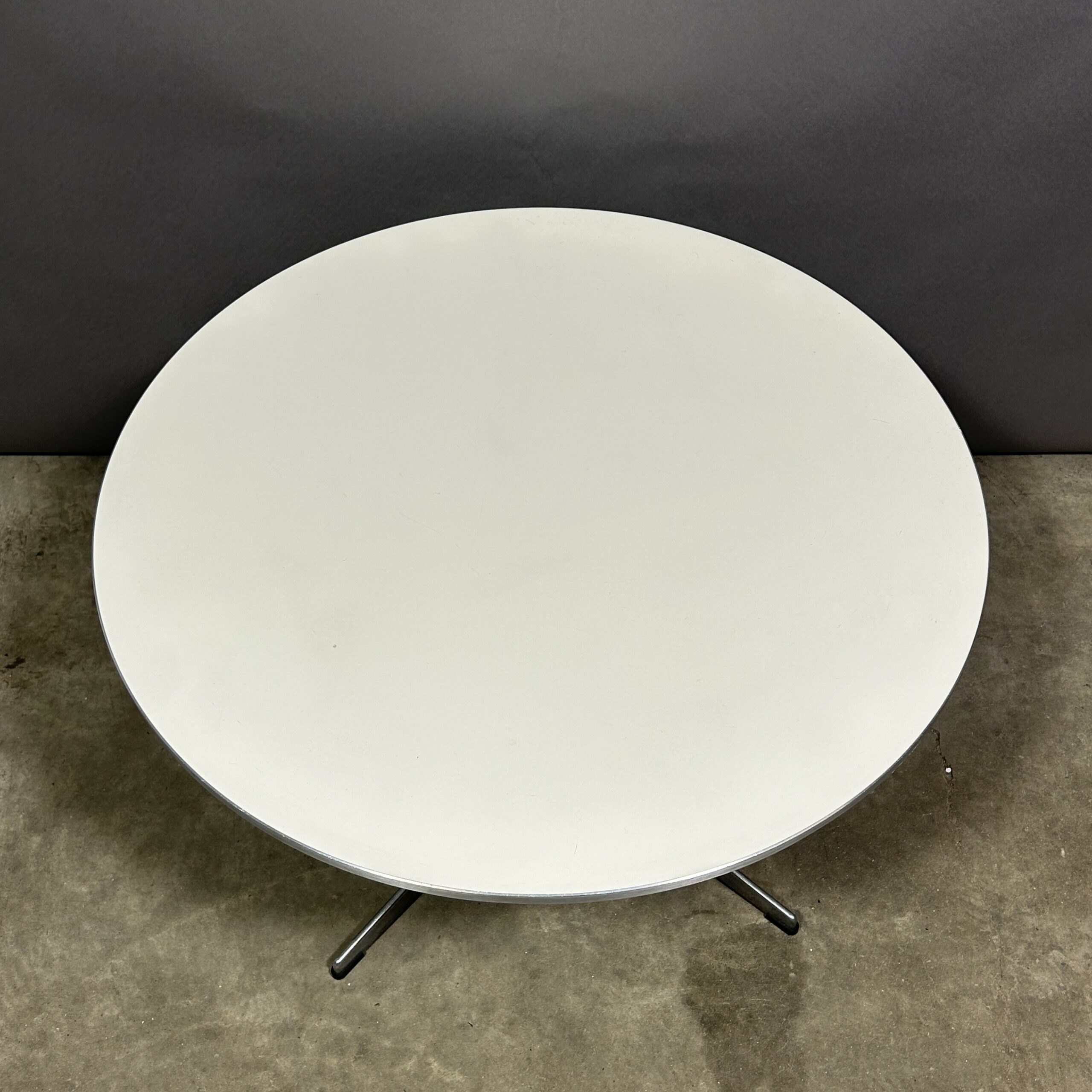 Fritz Hansen Space coffee table в интерьере