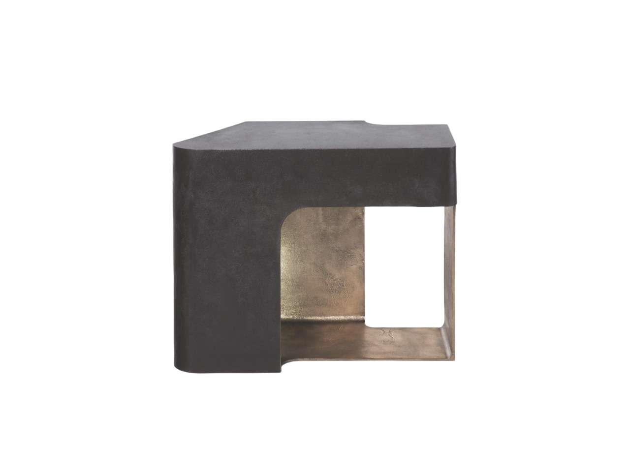 Holly Hunt Rogue Corner Table в интерьере
