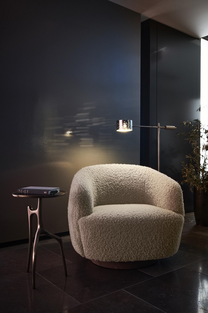 Corner Table Holly Hunt Branche в интерьере
