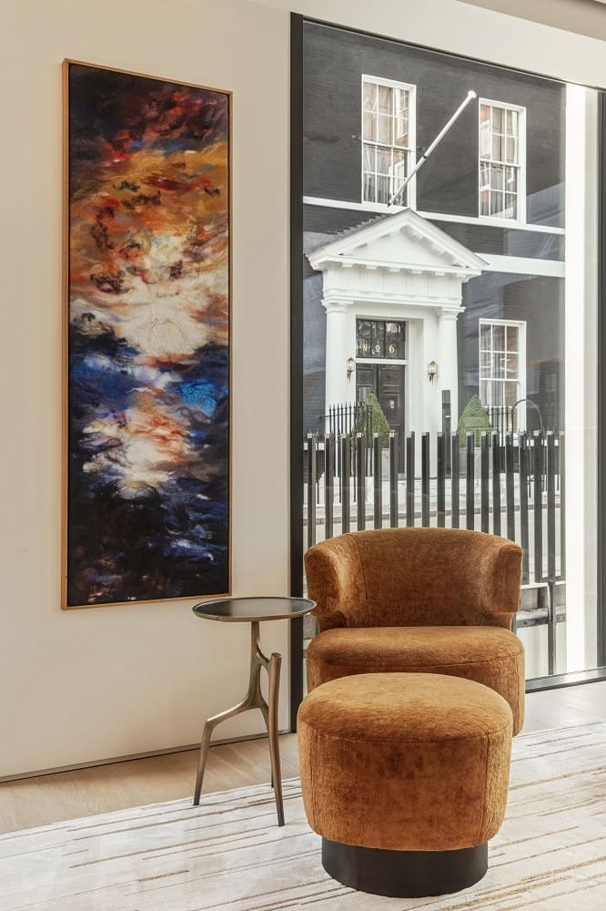 Corner Table Holly Hunt Branche в интерьере