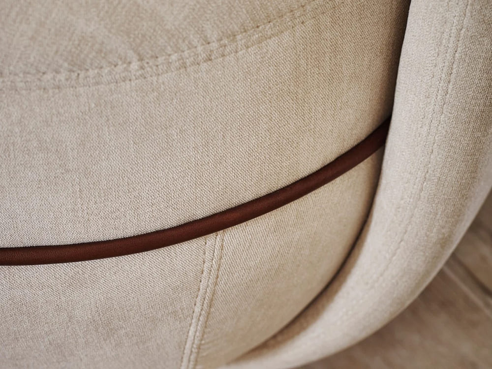 Wittmann Miles Armchair в интерьере