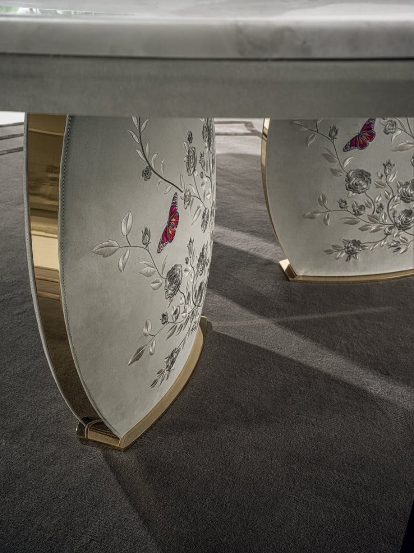 Longhi Lotus Dining Table в интерьере