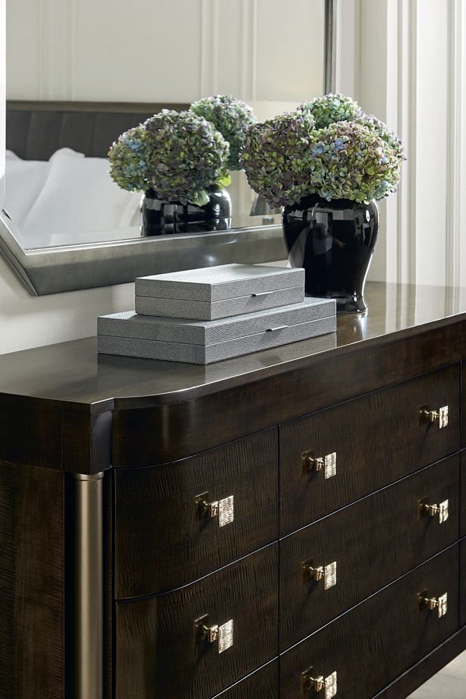 Caracole Cutting Corners Mirror в интерьере