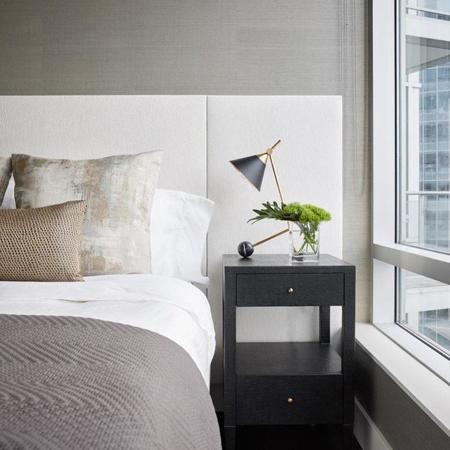 Kelly Wearstler Cleo Table Lamp в интерьере