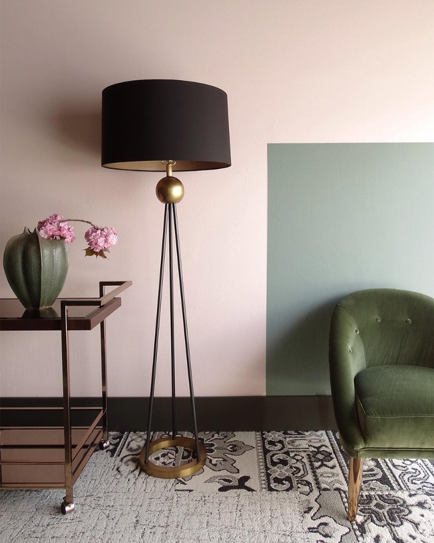 Arteriors Home Hadley floor lamp в интерьере