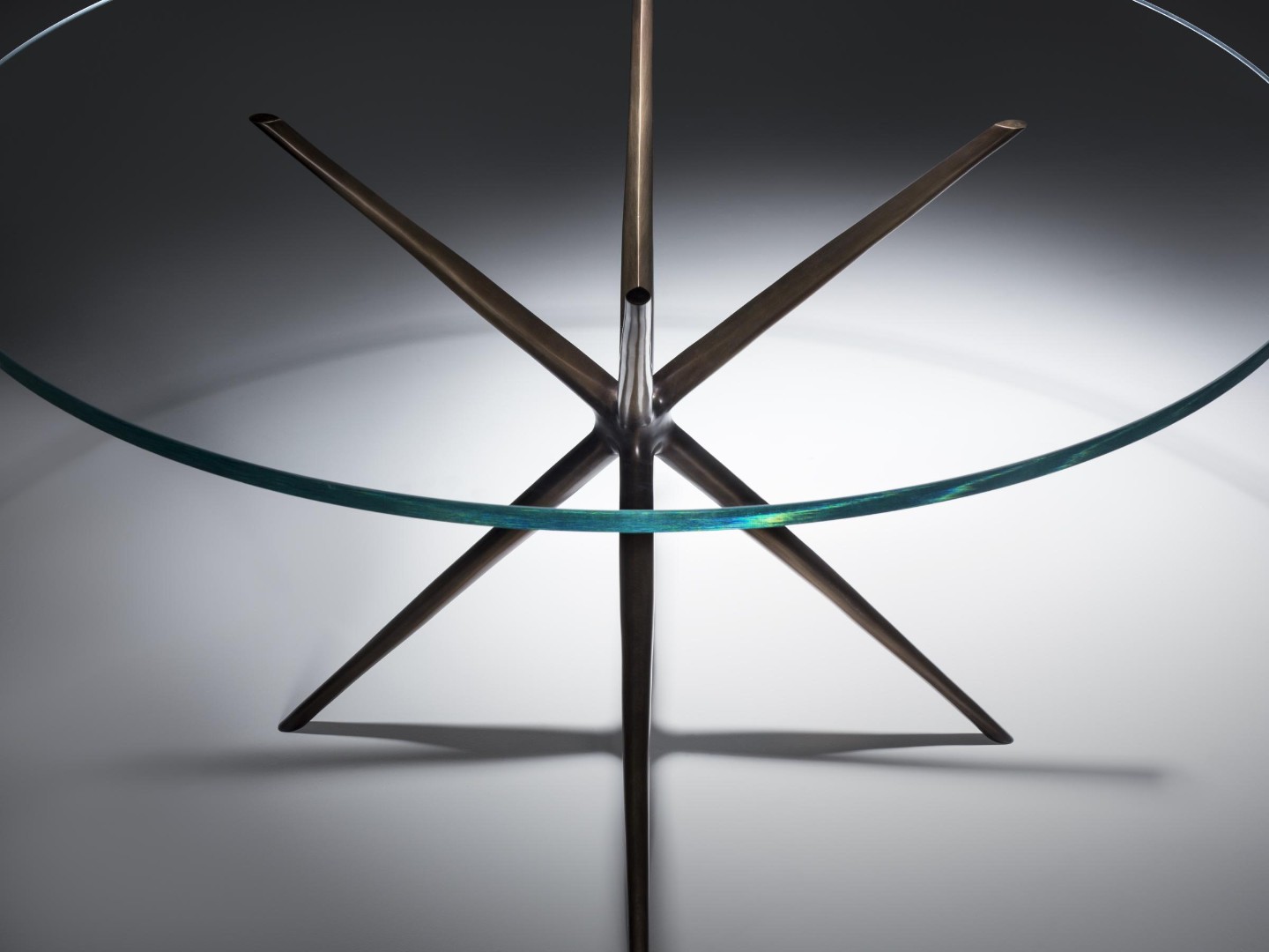 Holly Hunt Etoile Dining Table в интерьере