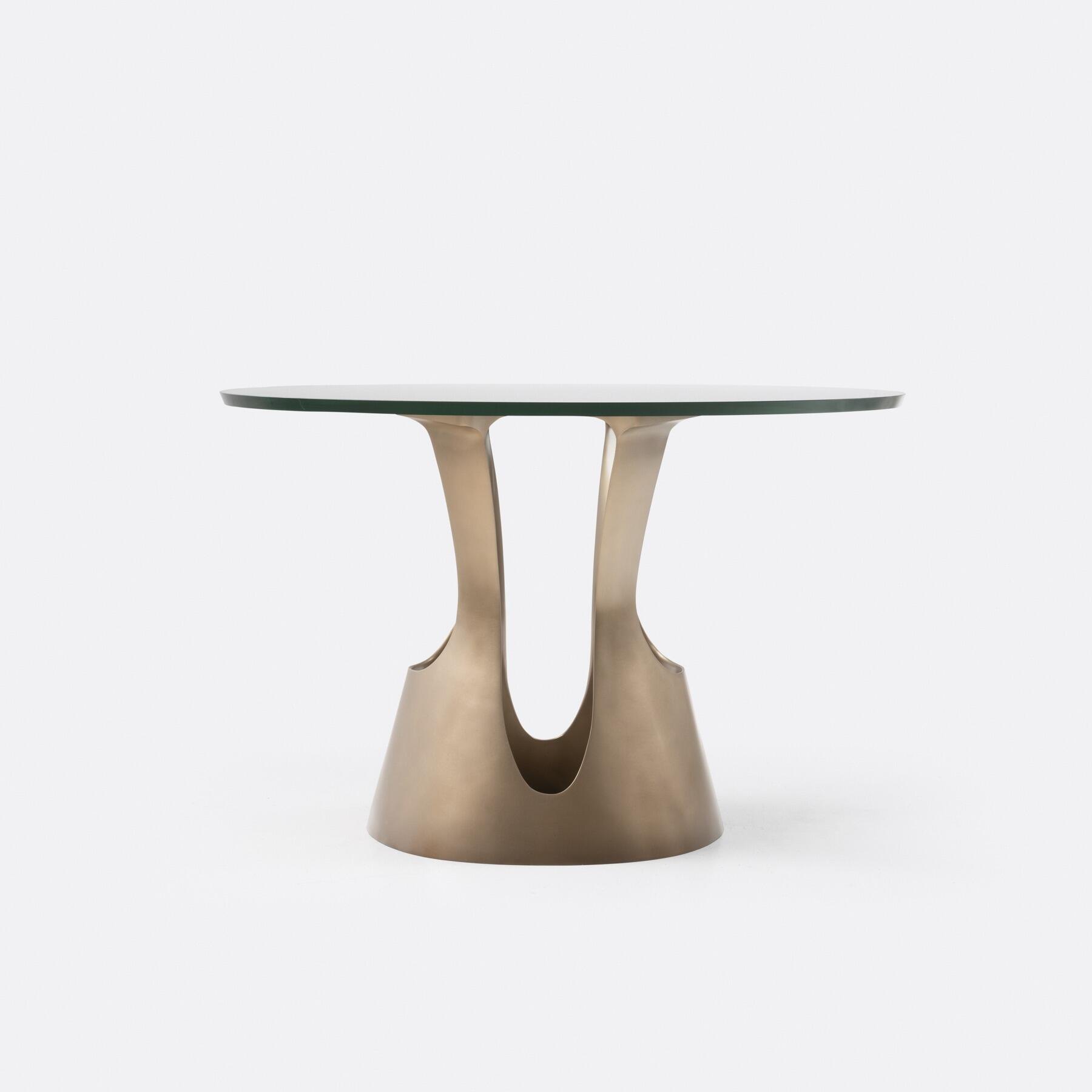 Holly Hunt Gunsight Dining Table в интерьере