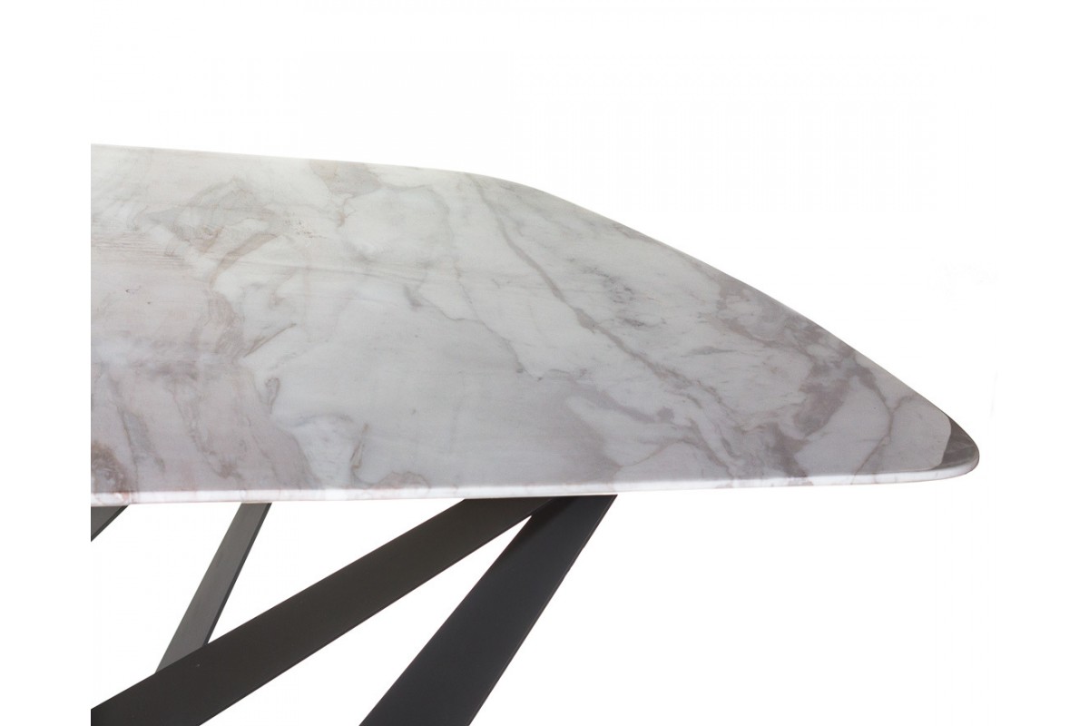 Dining table B5809 в интерьере