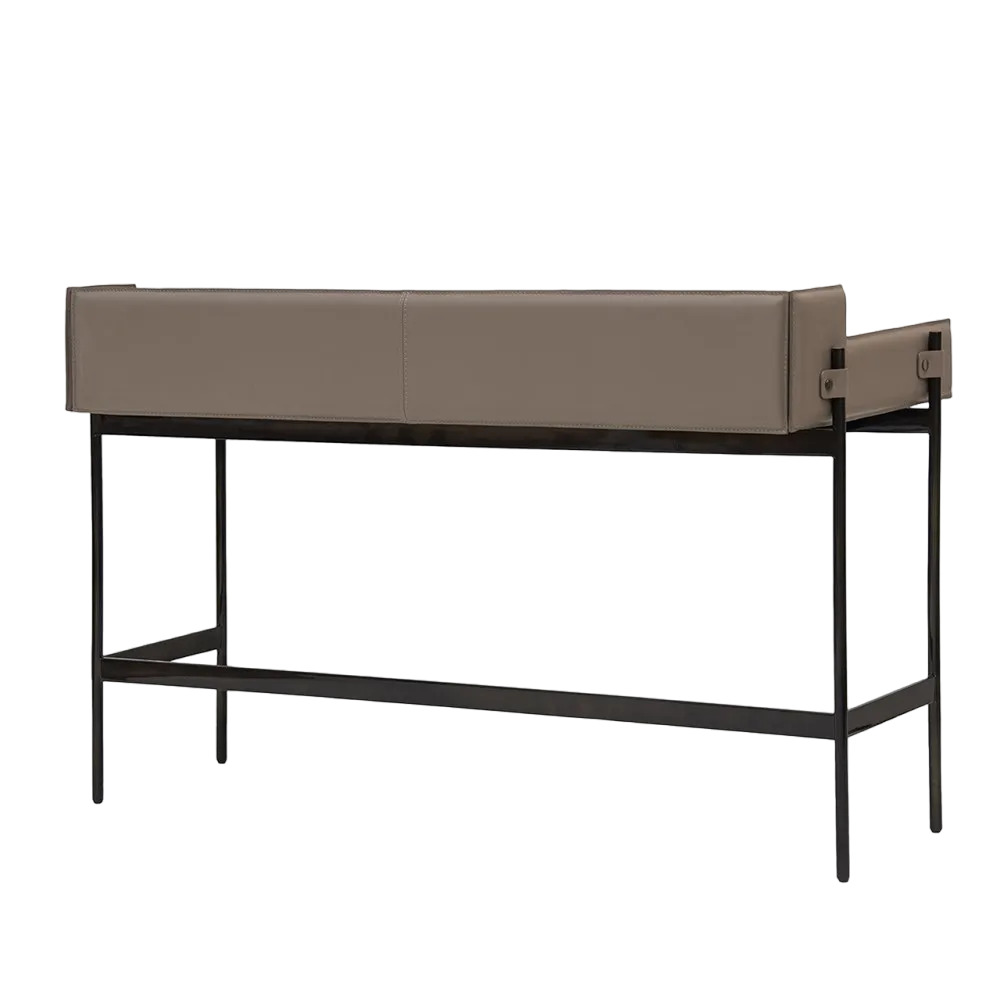 Aston Martin V254 desk в интерьере