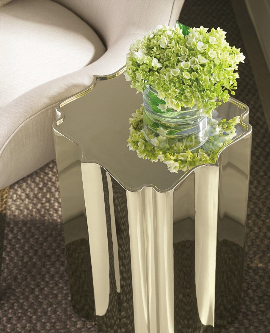 Caracole Good as Gold Corner Table в интерьере