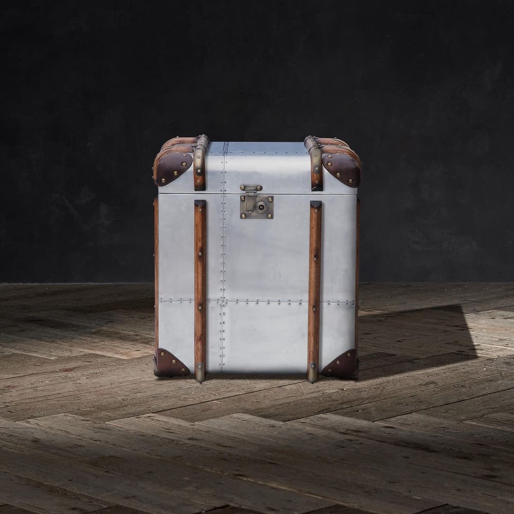 Corner table Timothy Oulton Globetrekker в интерьере