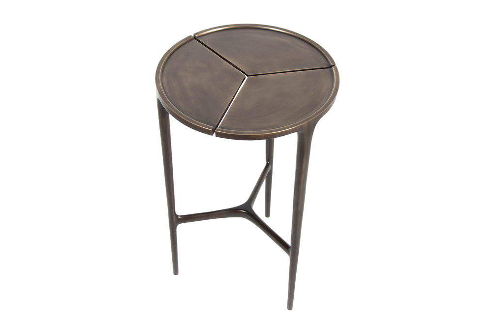 Elliot Eakin Ages Corner Table в интерьере