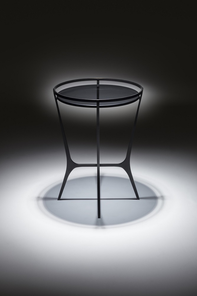 Corner table Holly Hunt Chloe в интерьере