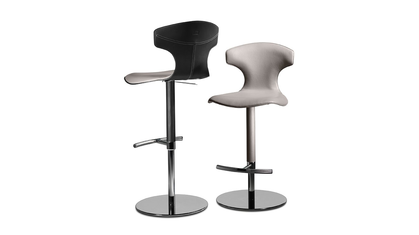Bar stool Poltrona Frau Montera в интерьере