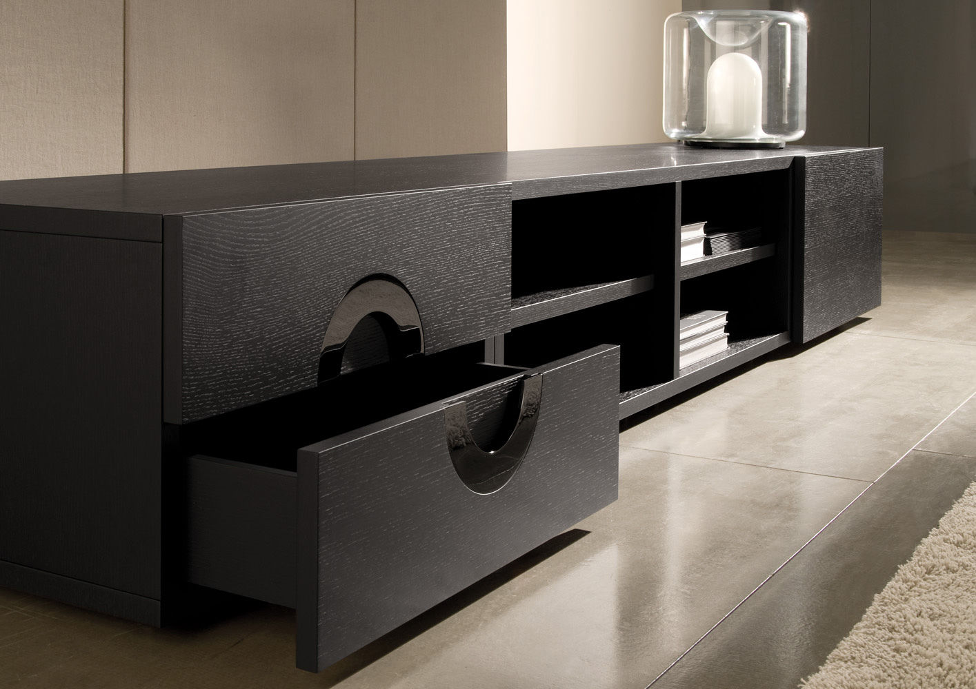 Minotti Archipenko TV cabinet в интерьере