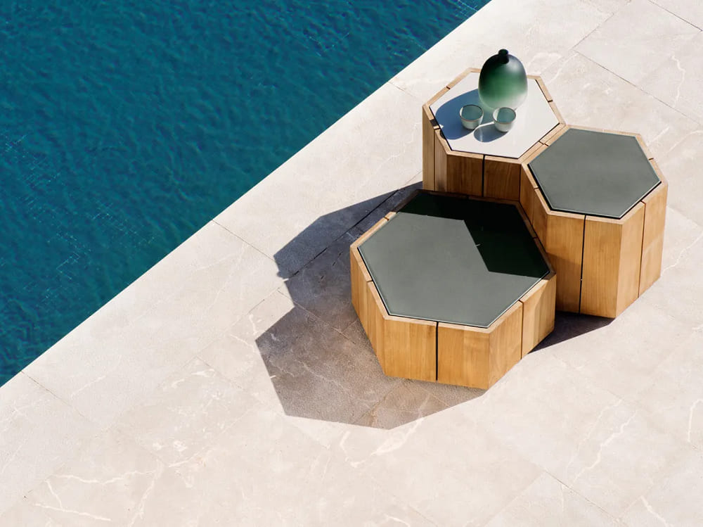 Outdoor corner table Tribu Hexagon High в интерьере
